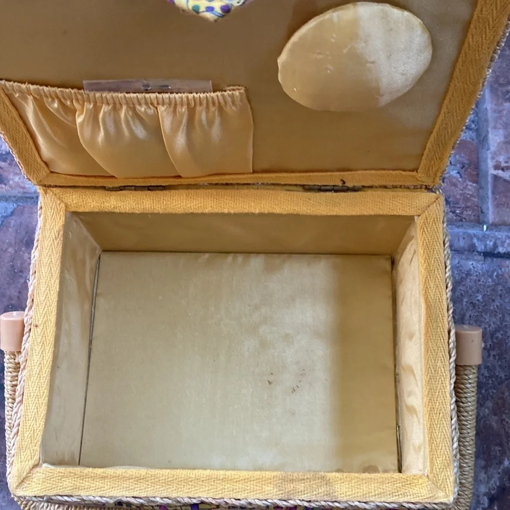 Vintage sewing box - Picture 2 of 5